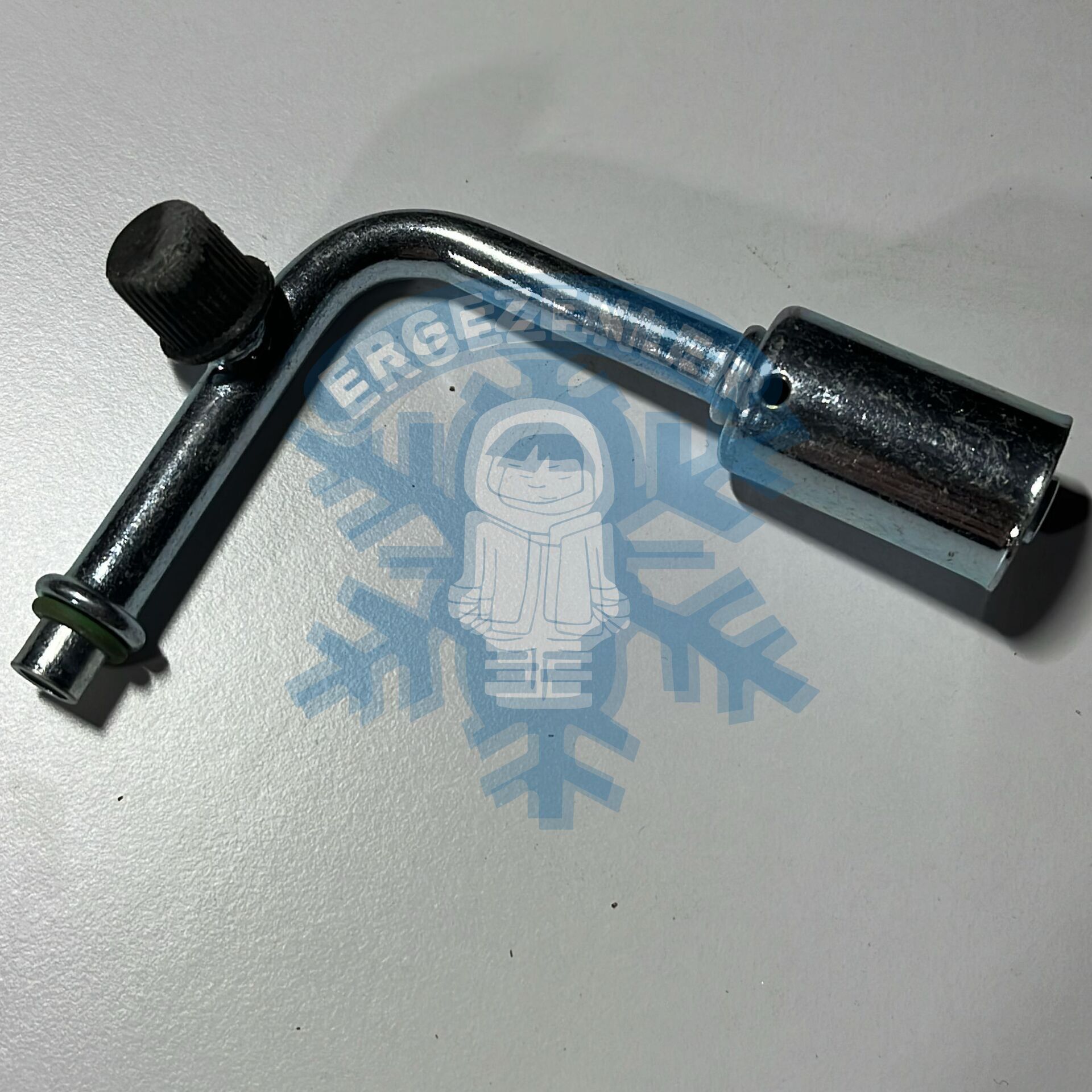 8mm KAPSÜLLÜ MÜŞÜR PORTLU DEMİR APARAT