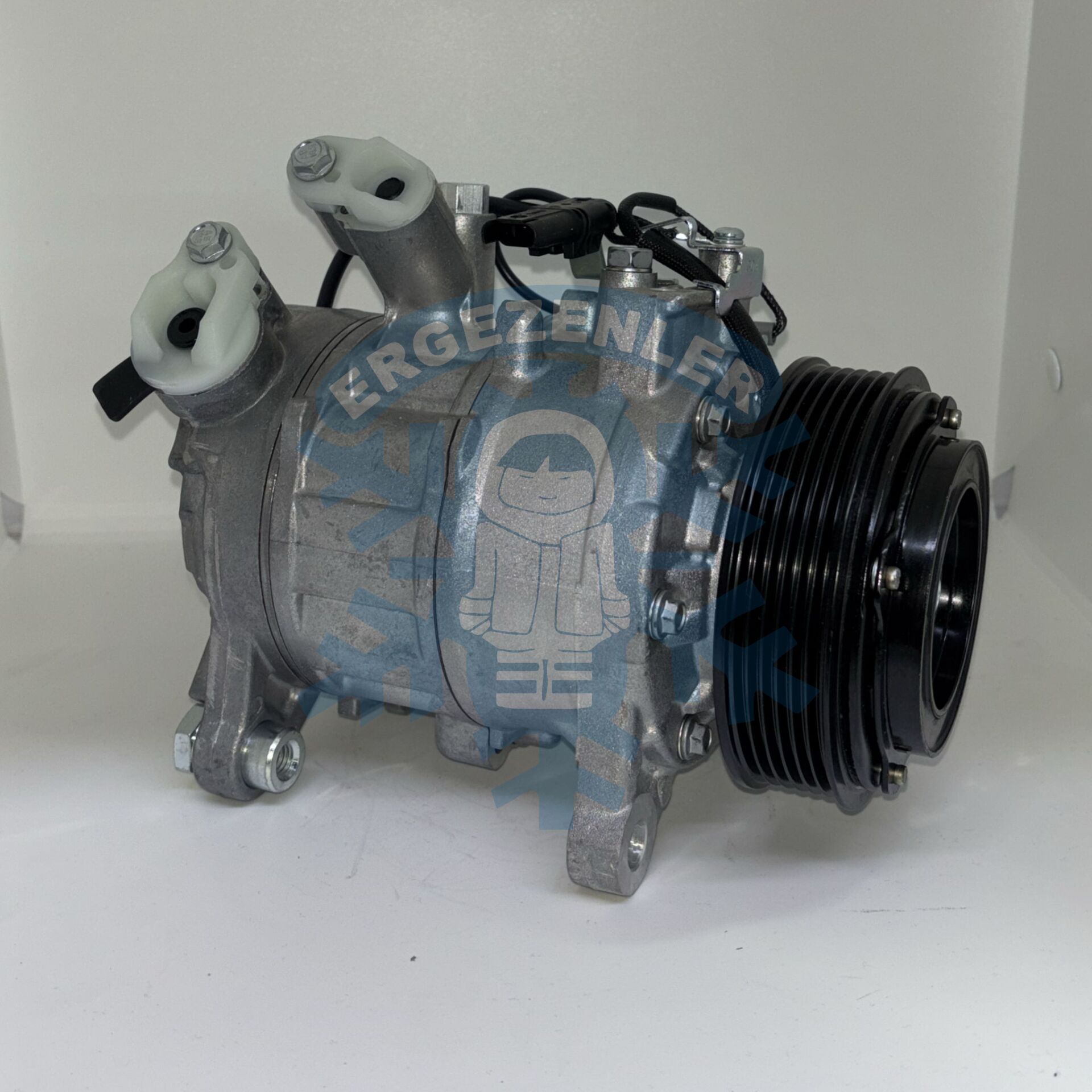 Kompresör BMW F11 - F10, BMW 1 - 3 - 5 - X1 - Z5 OEM : 447260-3820