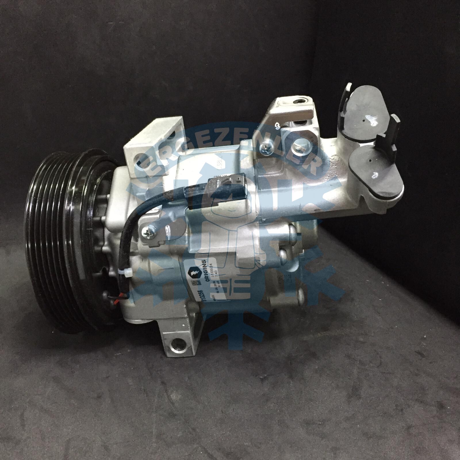 Kompresör VALEO813256 DACIA LOGAN 1.5 DCI 11>