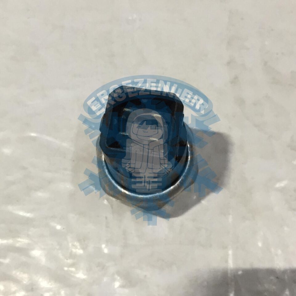 AUDİ A4, A6 - VW PASSAT MÜŞÜR OEM: 8D00959482B, 8D0959482B