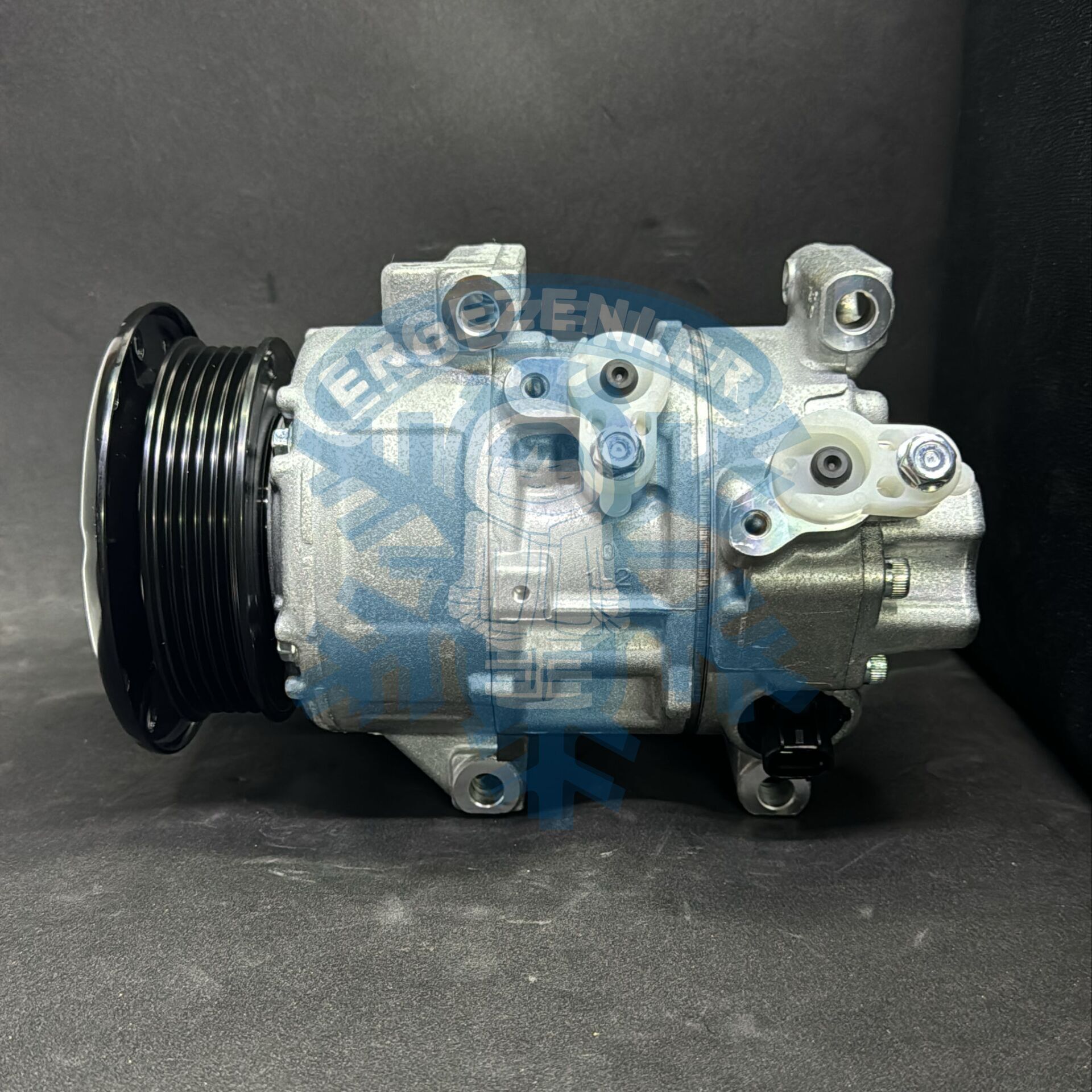 Kompresör TOYOTA AVENSİS (ÜSTTEN KISA SAPLAMA)