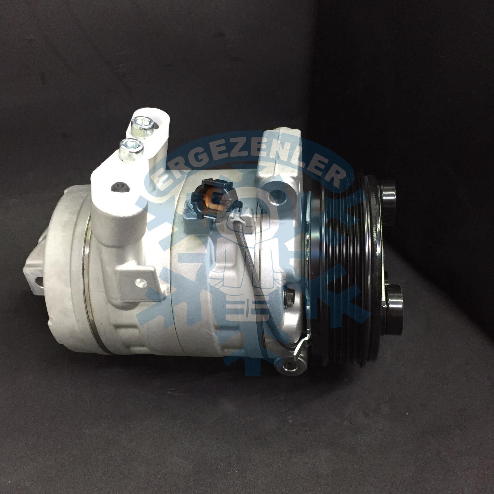 Kompresör Nissan Navara 2,3 Dci 15>*M.B. X 250 d 17-20*Renault Alaskan 2,3 Dci