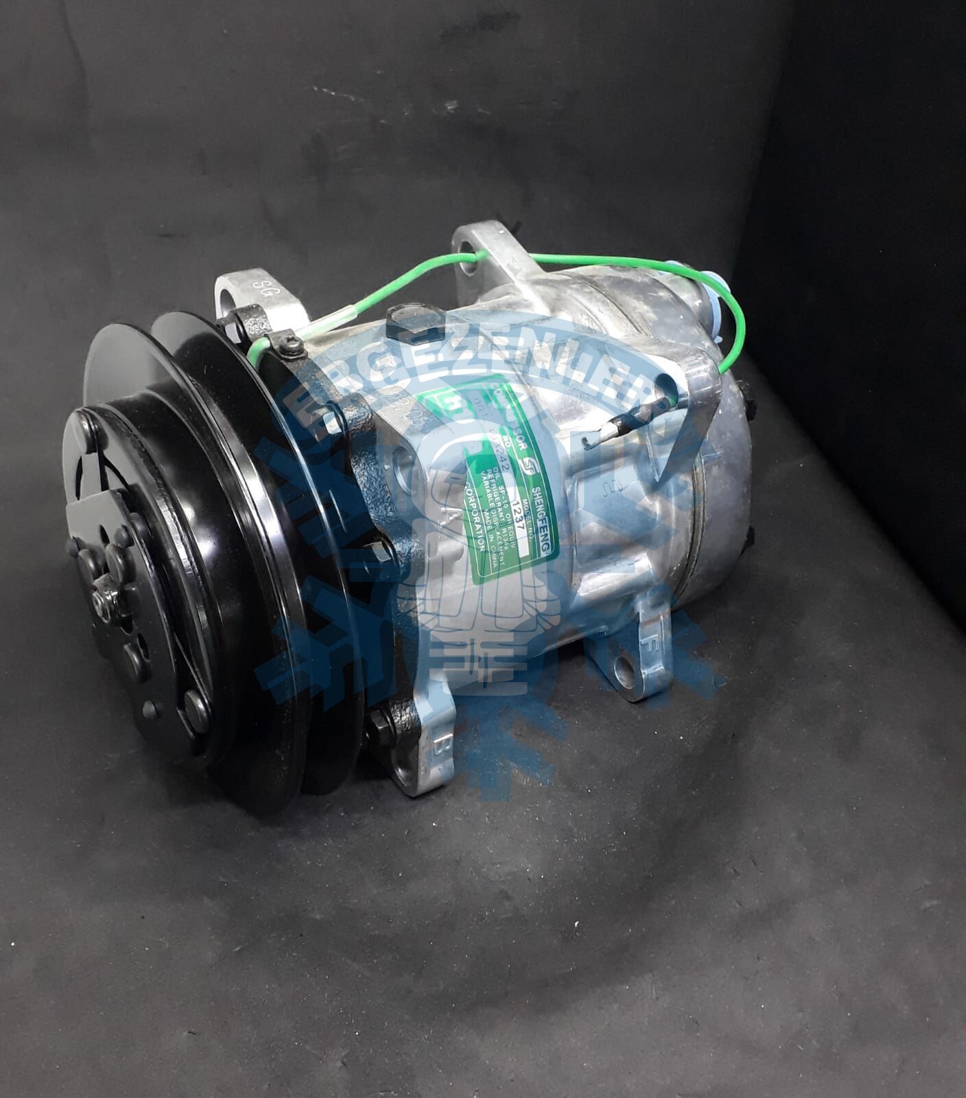 Kompresör SD7H13 Gövde Arkadan Çıkış 24v V Kasnak