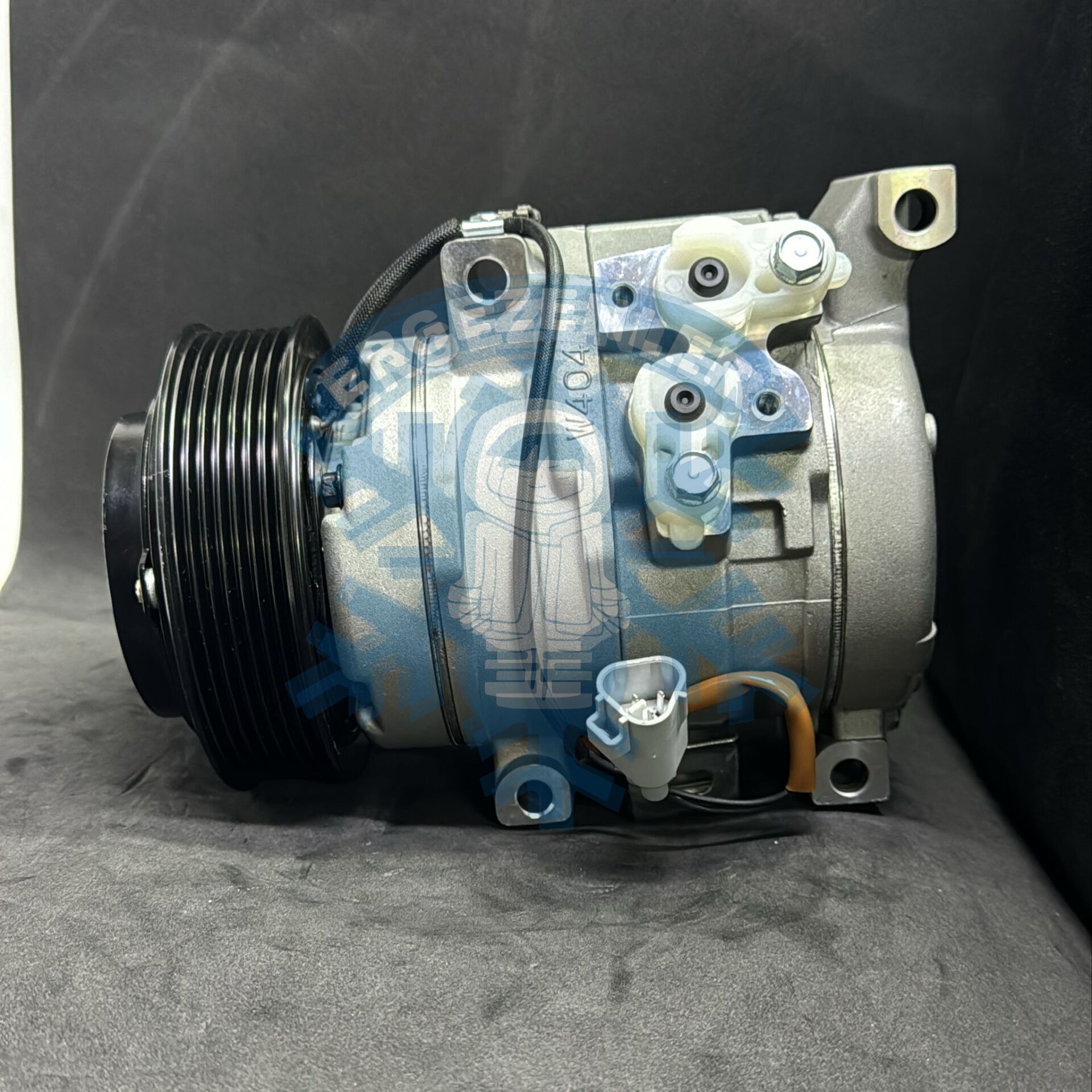 Kompresör Toyota Rav4 II 2.0 4WD 00 - 05 10S15C  OE: 8841042080