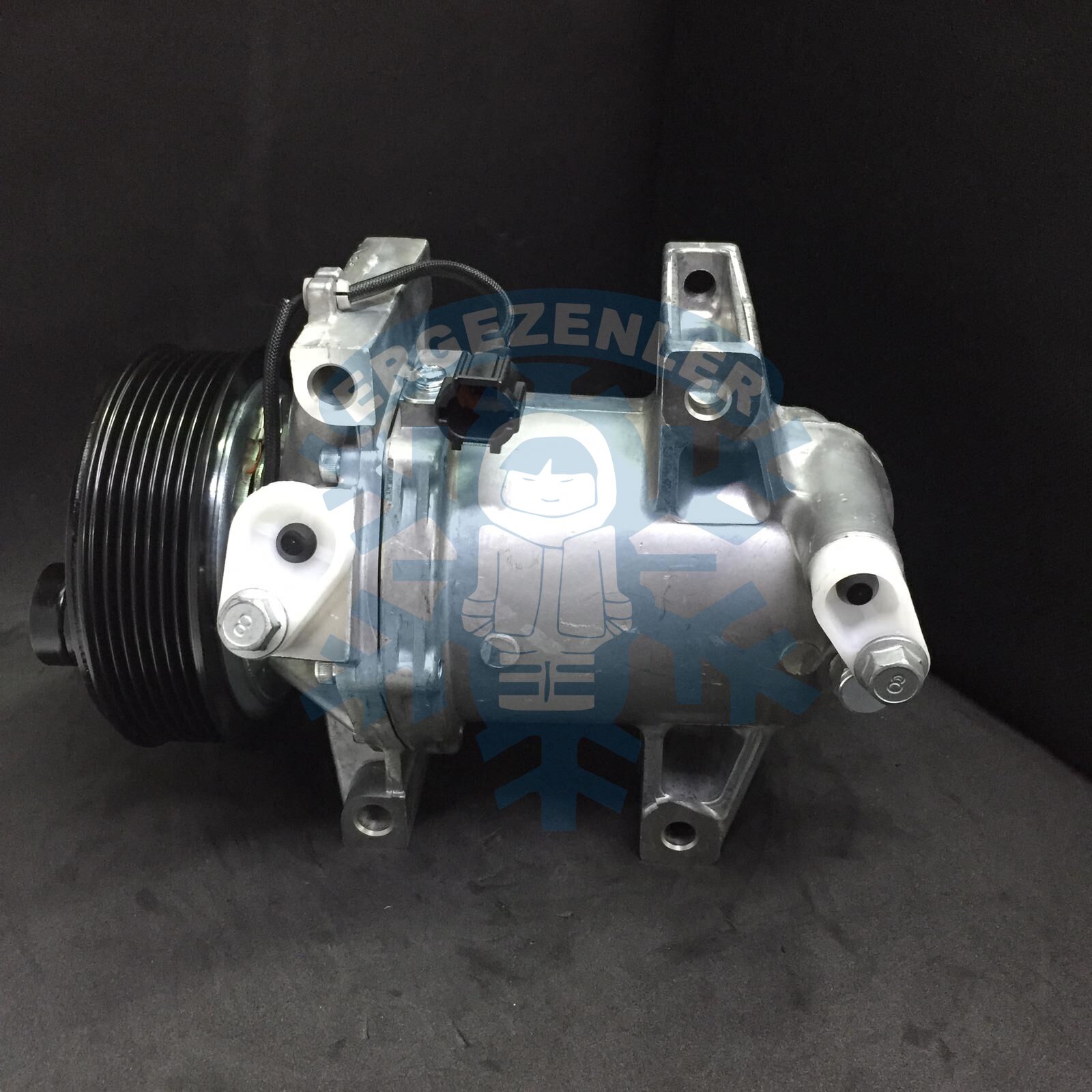 Kompresör Nissan Navara 2,5Dci (05-)