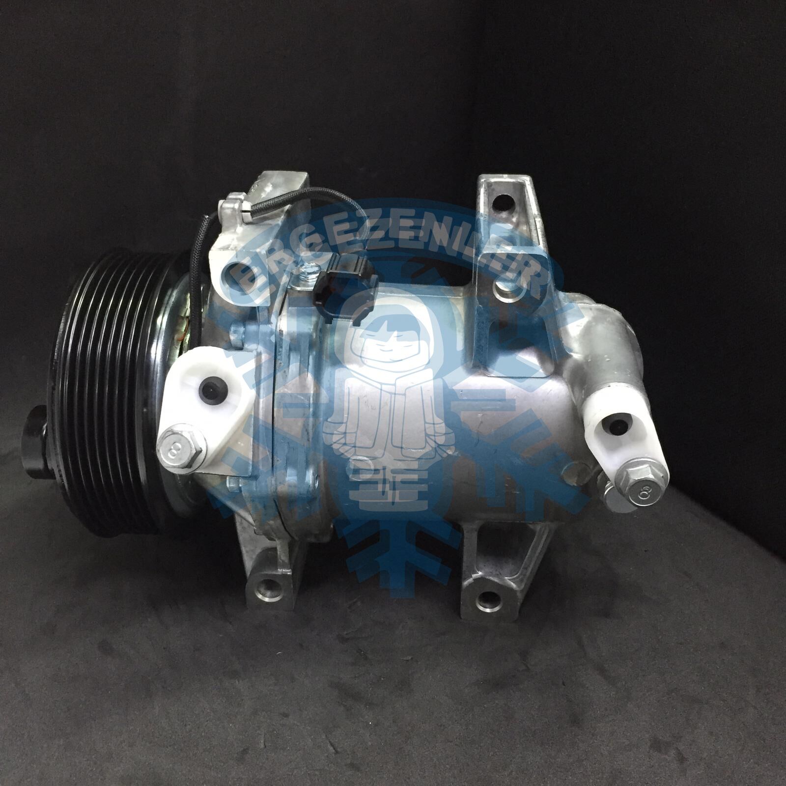 Kompresör Nissan Navara 2,5Dci (05-)