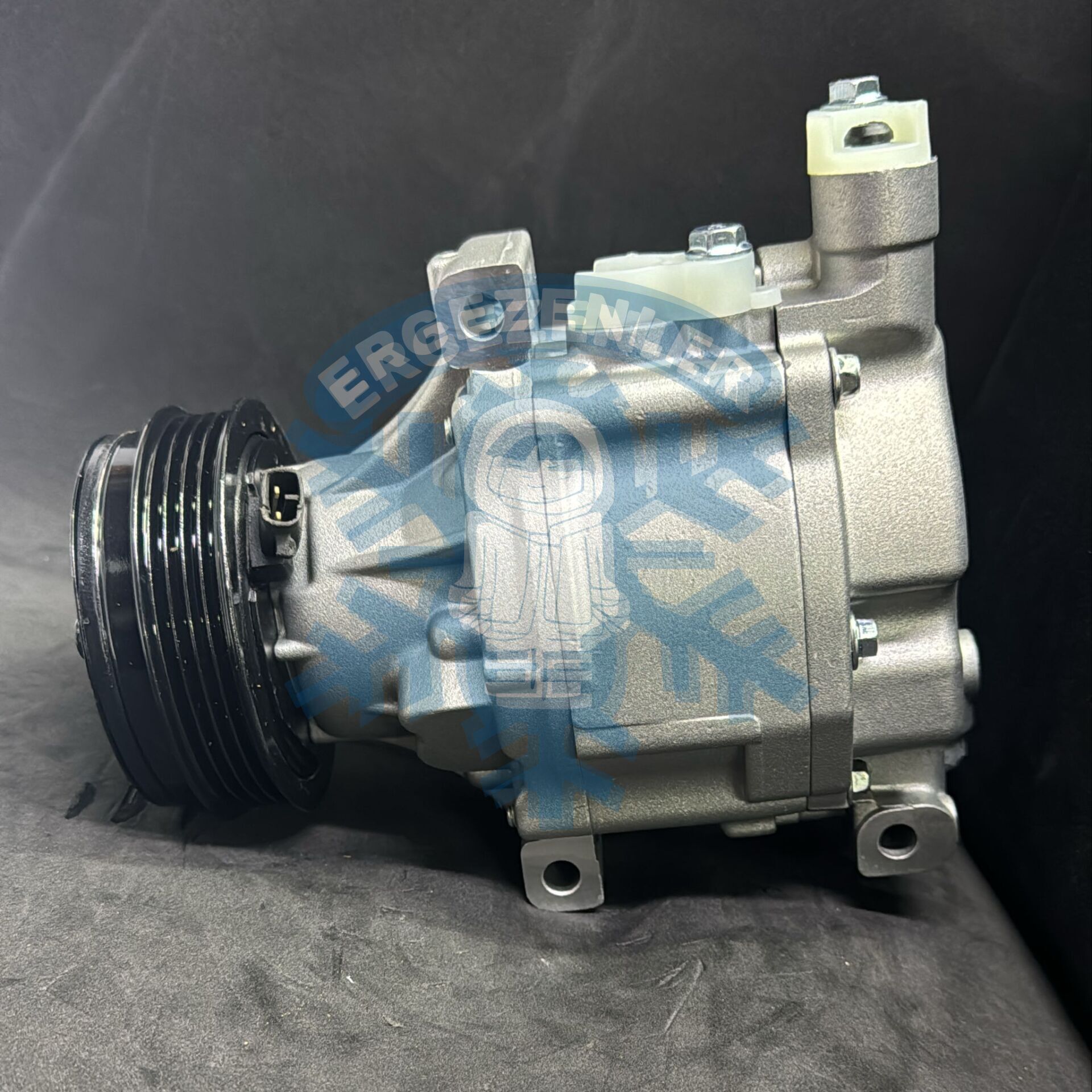 Kompresör 4PK Daihatsu / Subaru Legacy 2008-2009 Outback 2005-2009 3.0L