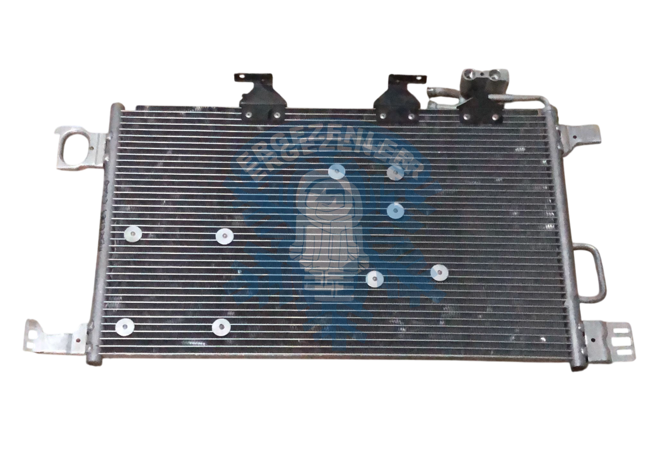 RADYATÖR, MERCEDES 203, ÖLÇÜ: 63x37 cm